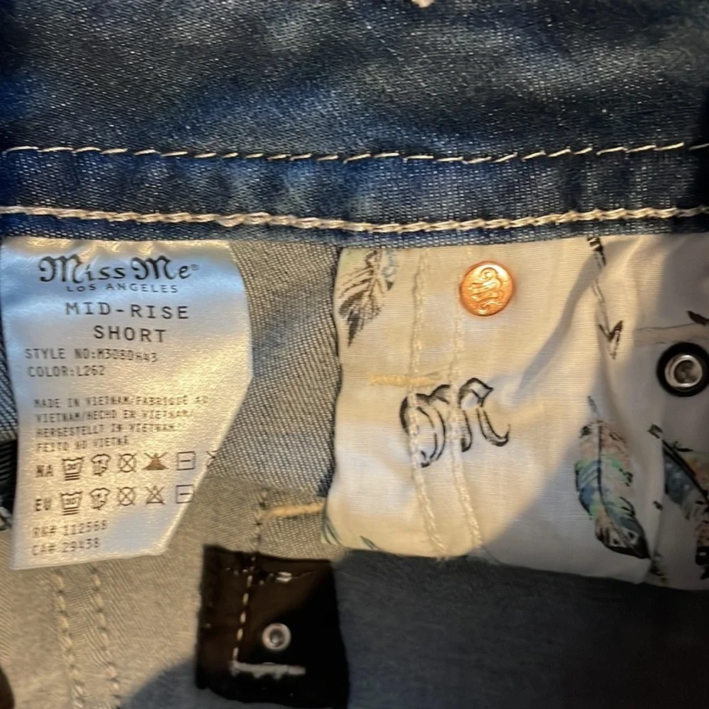 Miss Me Mid-Rise American Angel Denim Shorts Size 30, NWT - Picture 7 of 15